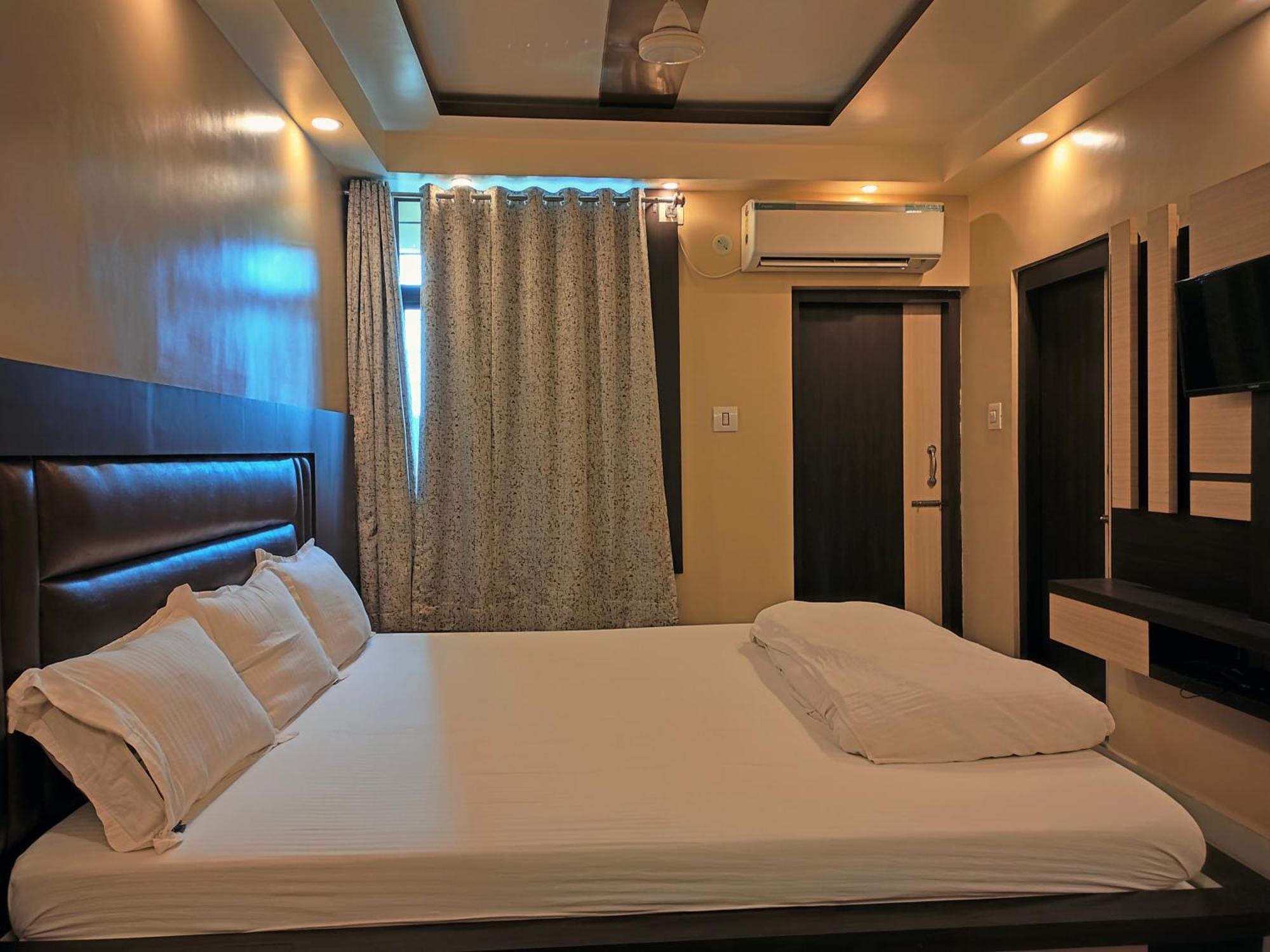 Hotel Binapani Deluxe 1 ธาราพิธ ภายนอก รูปภาพ